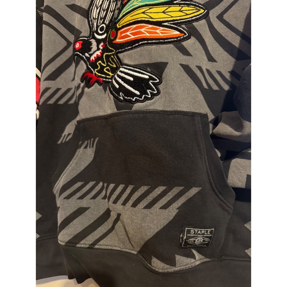 Staple Pigeon Chicago Blackhawks Pullover Hoodie Aztec Pattern Mens - Picture 5 of 10